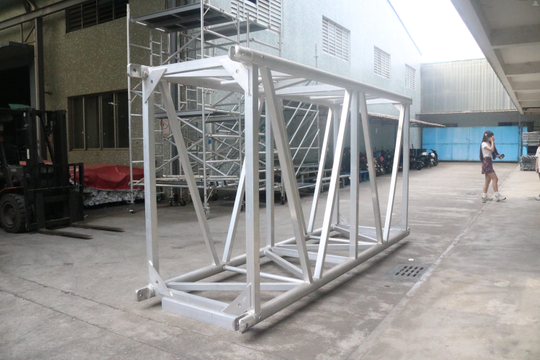 F204 Large Span Spigot Truss