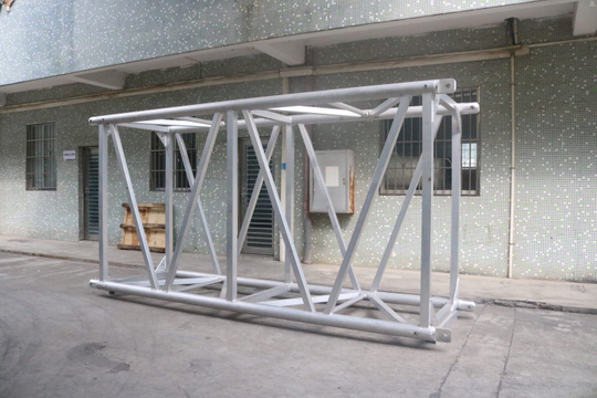 F204 Large Span Spigot Truss